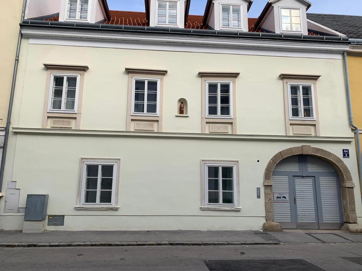 Paky Appartements 00316 Bruck an der Leitha Exterior photo